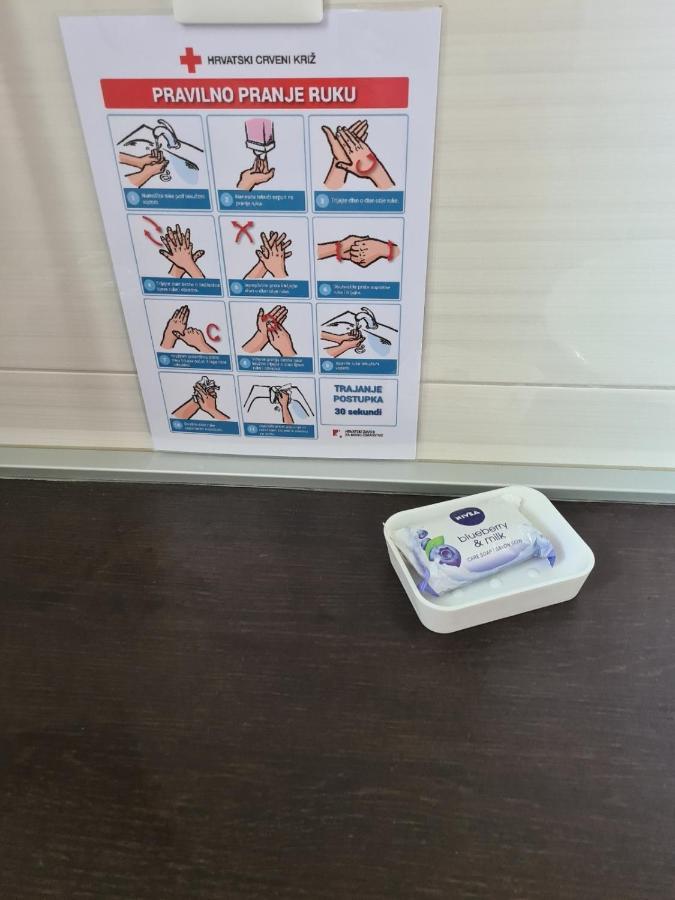 Apartmani Fortuna Zlarin Esterno foto