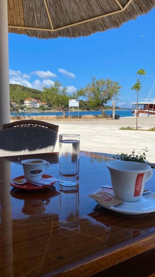 Apartmani Fortuna Zlarin Esterno foto