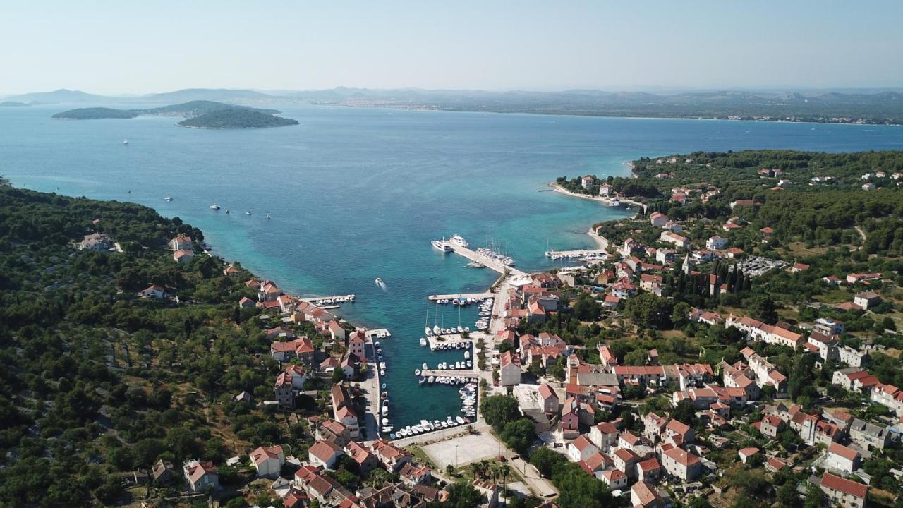 Apartmani Fortuna Zlarin Esterno foto