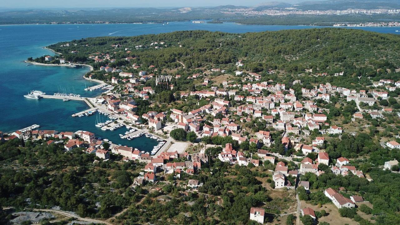 Apartmani Fortuna Zlarin Esterno foto