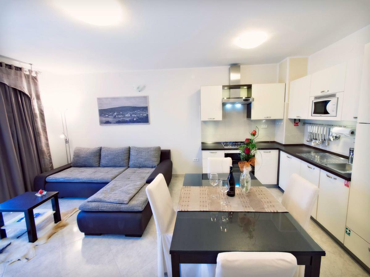 Apartmani Fortuna Zlarin Esterno foto