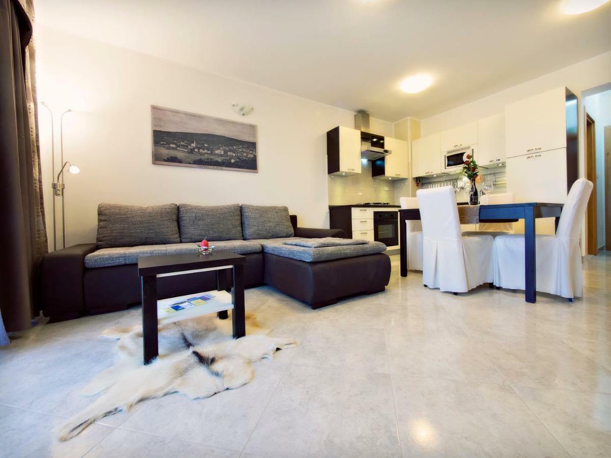 Apartmani Fortuna Zlarin Esterno foto