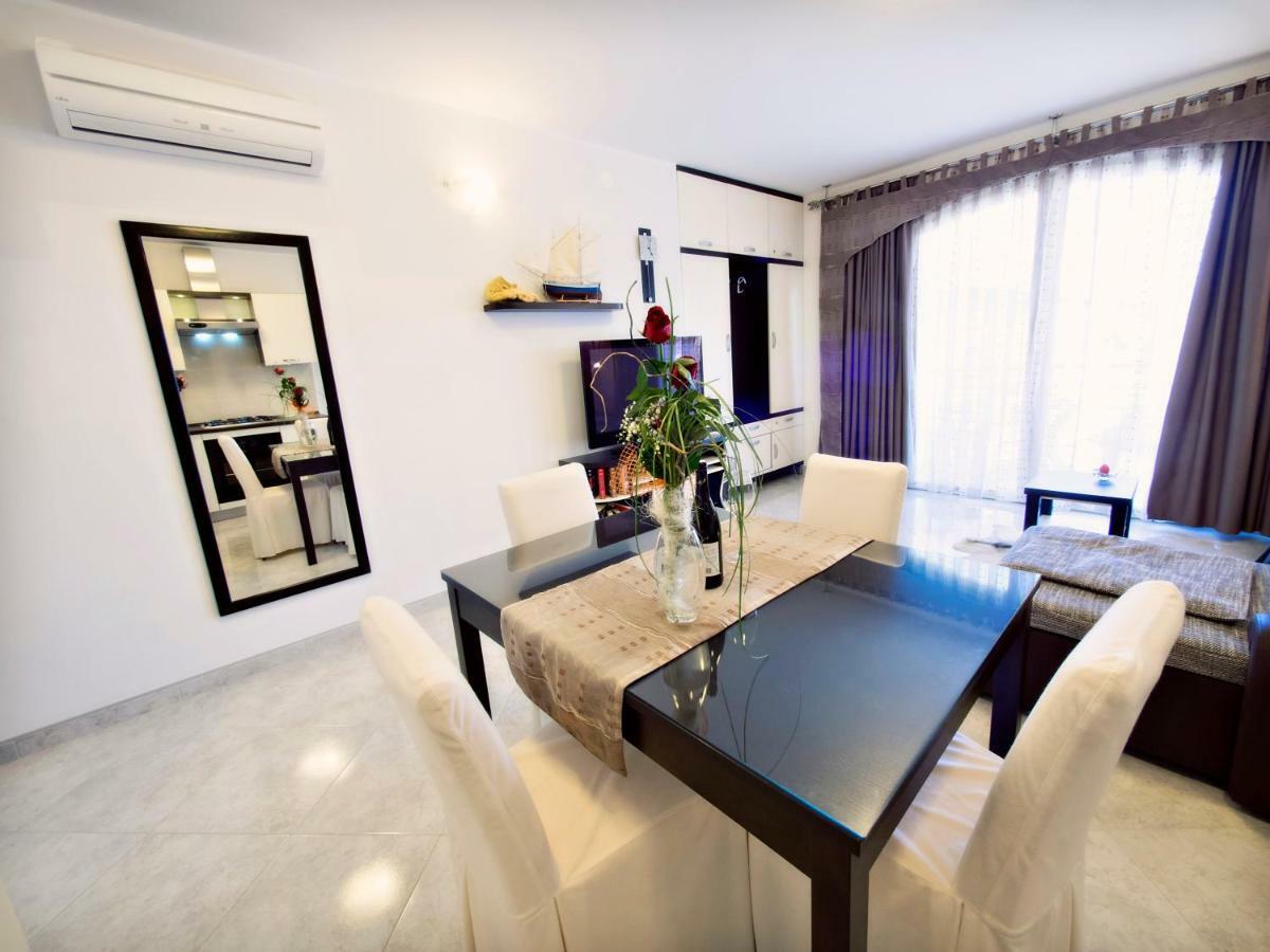 Apartmani Fortuna Zlarin Esterno foto