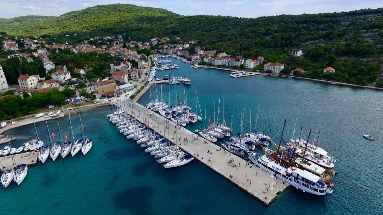 Apartmani Fortuna Zlarin Esterno foto