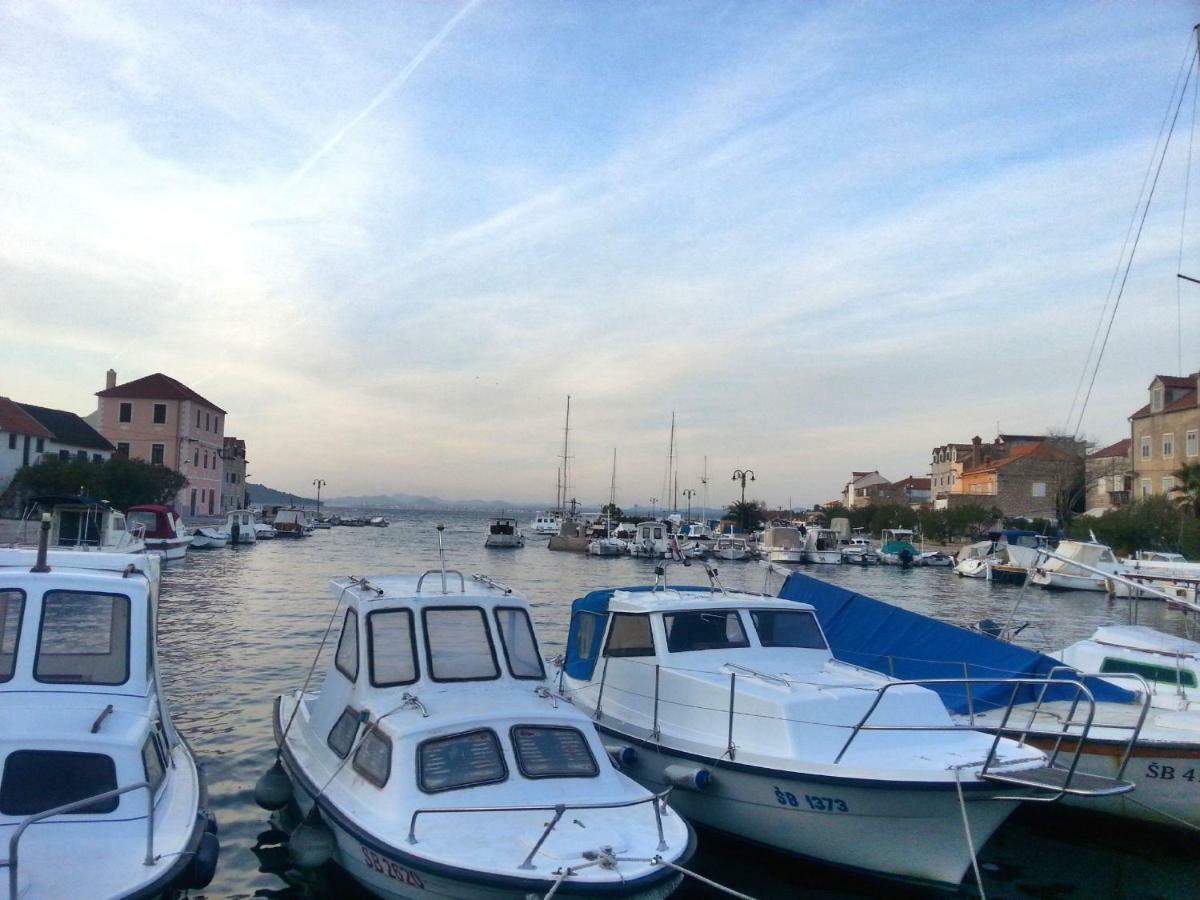 Apartmani Fortuna Zlarin Esterno foto